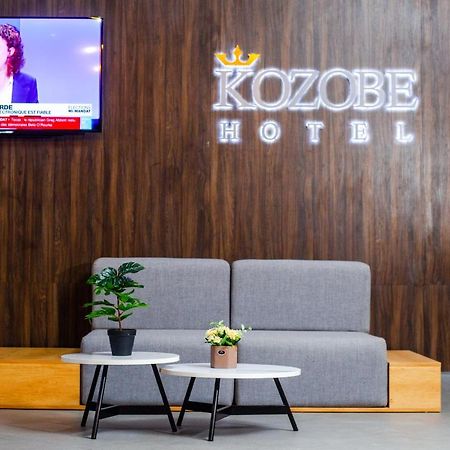 Kozobe Hotel Ambilobe Buitenkant foto